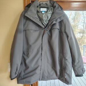 Columbia Men's Gray Raincoat